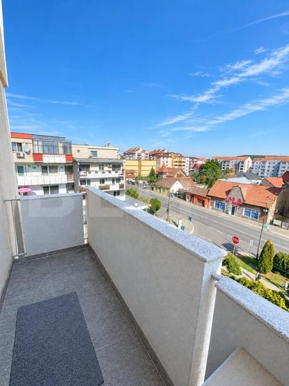 Apartament cu 2 camere semidecomandat în Câmpia Turzii