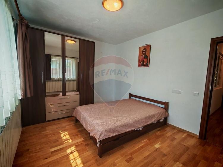 Casă individuală cu 2 camere cu Teren 1200 Mp în Periferie