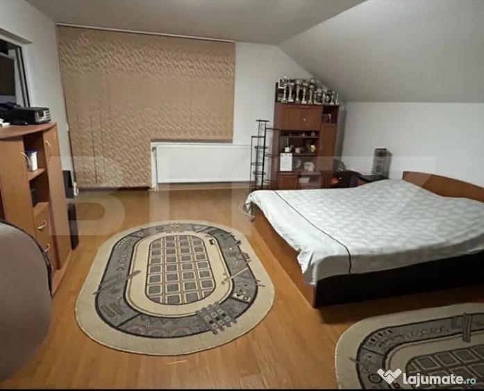 Casă cu 7 camere cu Teren 850 Mp în Șișești