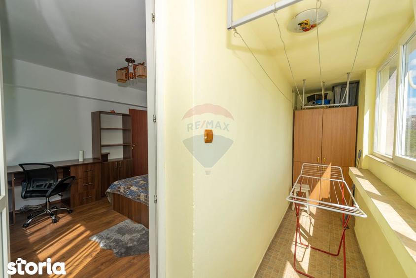 Apartament cu 3 camere semidecomandat, mobilat în Titan