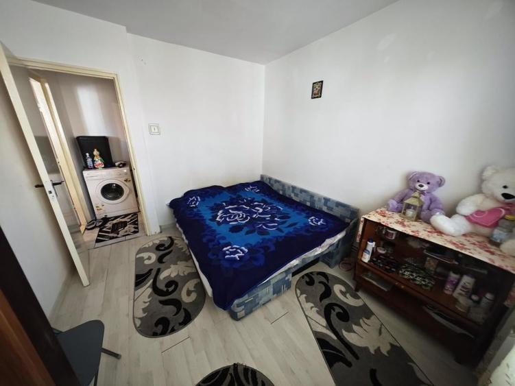 Apartament cu 2 camere semidecomandat în 13 Decembrie