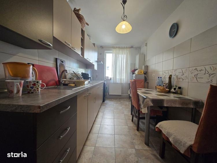 Apartament cu 3 camere, mobilat în Central
