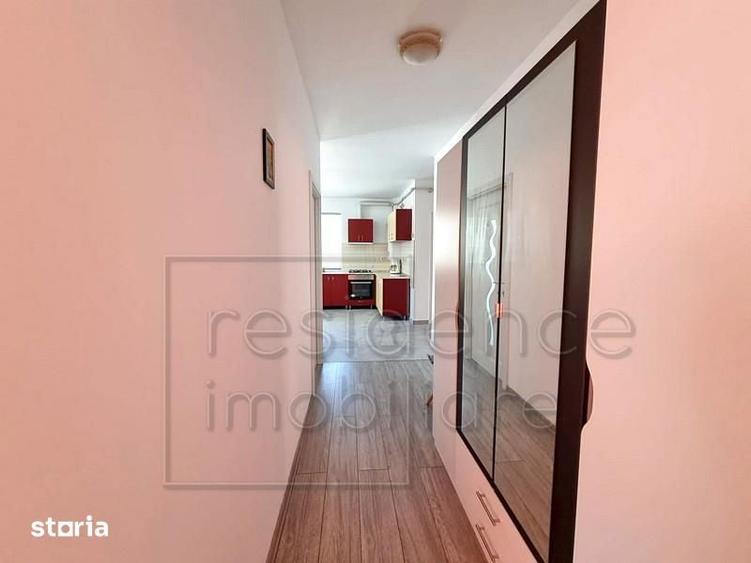 Apartament cu 3 camere semidecomandat în Dâmbul Rotund