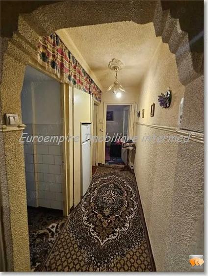 Apartament 3 camere de vanzare zona KM 4-5 - 5