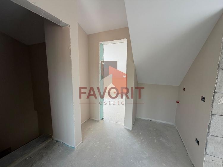 Duplex cu 7 camere cu Canalizare în Bucovina