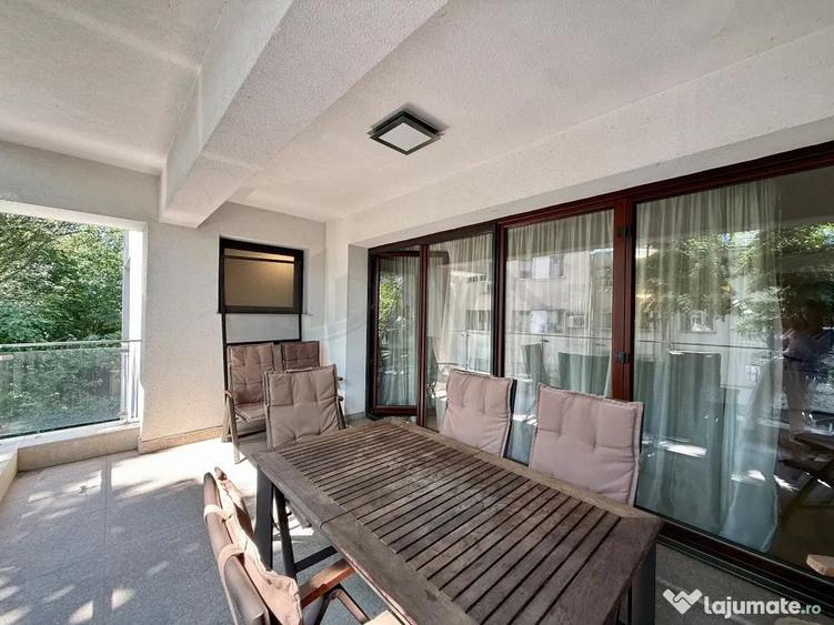 Apartament cu 3 camere semidecomandat în Aviatorilor