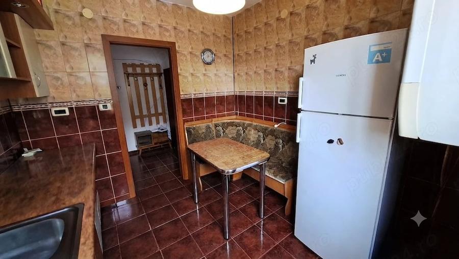 Apartament cu 3 camere semidecomandat în Central