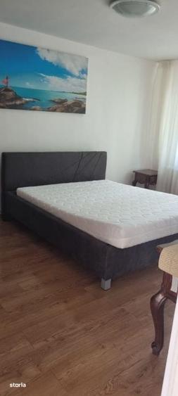 Apartament cu 3 camere semidecomandat în Zorilor