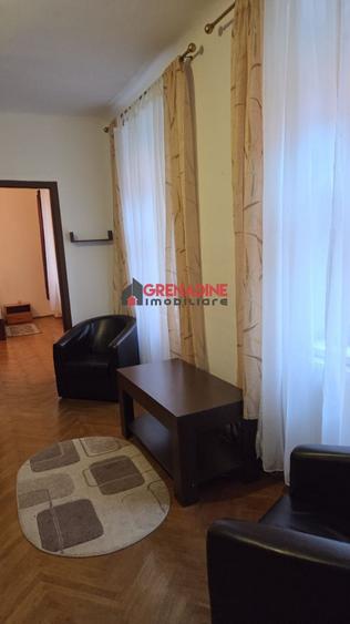 Apartament cu 2 camere semidecomandat în Centrul Istoric