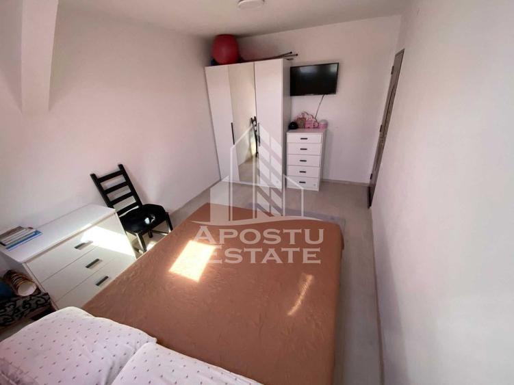 Apartament cu 3 camere decomandat, mobilat în Soarelui