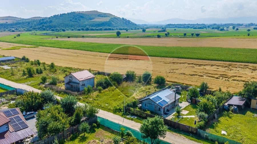 Teren Construcții intravilan de 1400 mp, în Bod