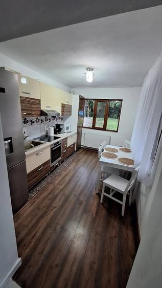 Casă cu Teren 100 Mp în Central