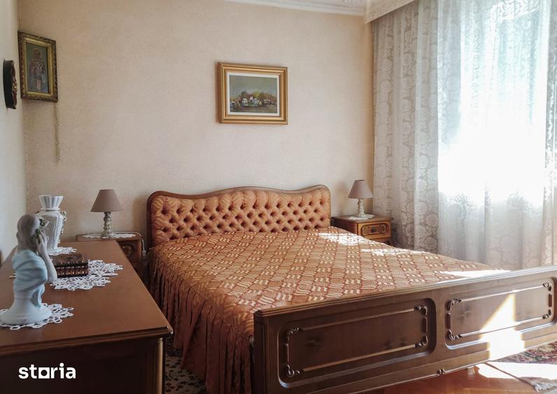 Apartament cu 3 camere semidecomandat în Mazepa 1