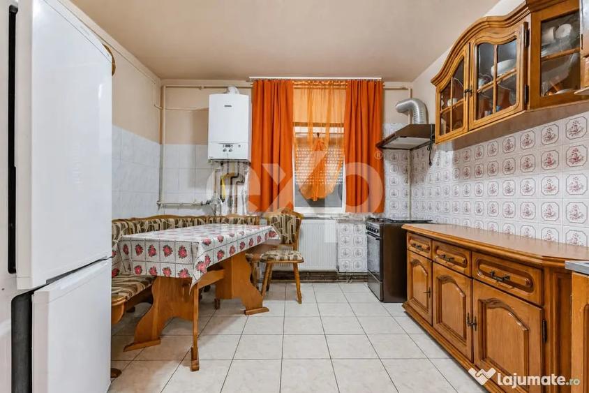 Apartament cu 3 camere decomandat în Central