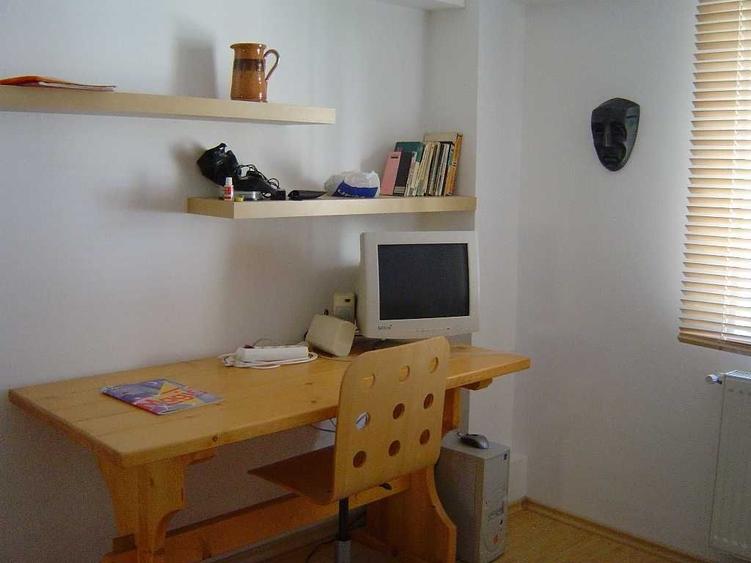 Apartament cu 2 camere decomandat, mobilat în Orizont