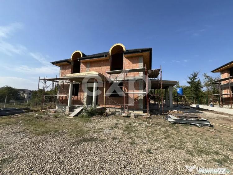 Casă cu 6 camere cu Teren 400 Mp în Corbeanca