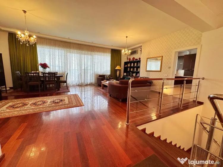 Apartament cu 3 camere decomandat în Nordului