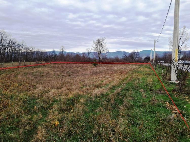 Teren Construcții intravilan de 2051 mp, în Polovragi