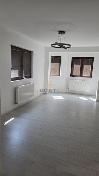 Casă individuală cu 4 camere cu Canalizare în Central