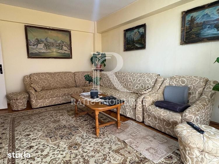 Apartament cu 4 camere decomandat în Dacia