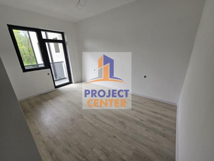 Apartament cu 3 camere decomandat în Prundu