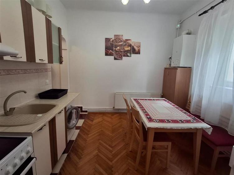 Garsonieră decomandată în Piața Cluj