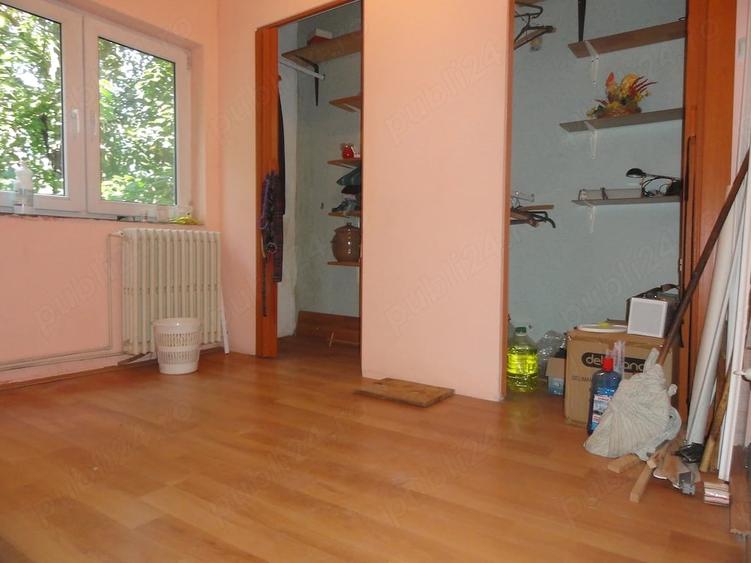 Apartament cu 4 camere decomandat în Micălaca