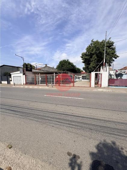Spațiu comercial, de 800 mp, în Central
