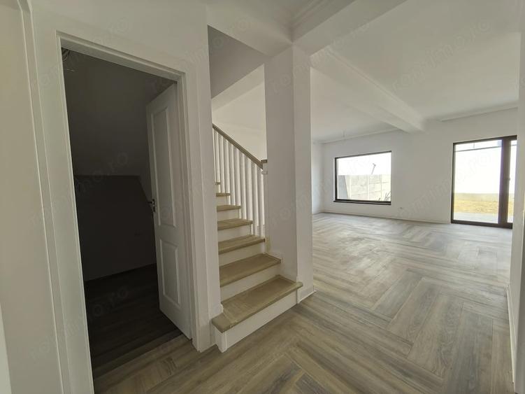 Casă cu Teren 250 Mp în Șagului