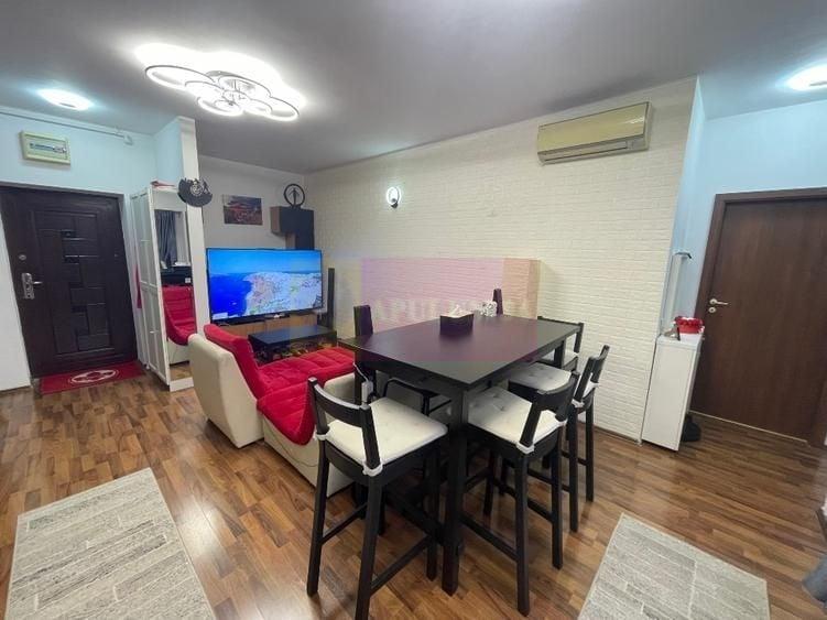 Apartament cu 3 camere decomandat, mobilat în Titan