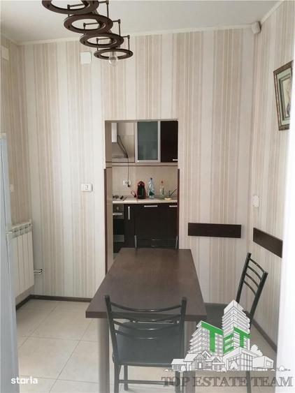 Apartament cu 3 camere, mobilat în Magheru