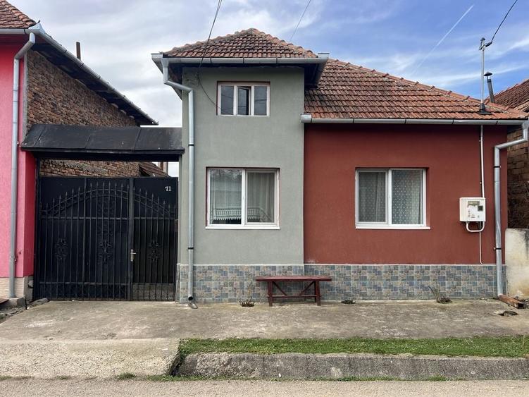 Casă cu 4 camere în Central