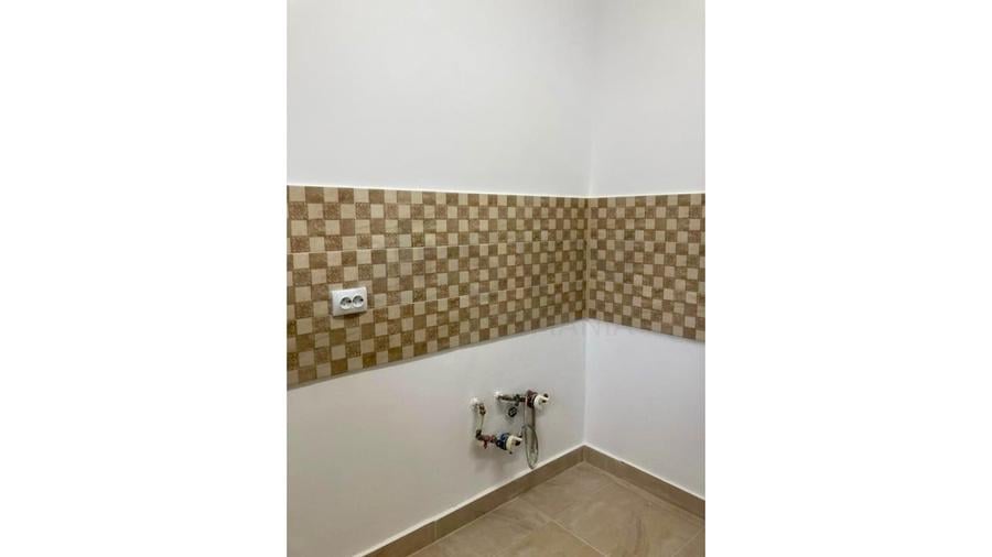 Apartament cu 2 camere semidecomandat în 1 Mai