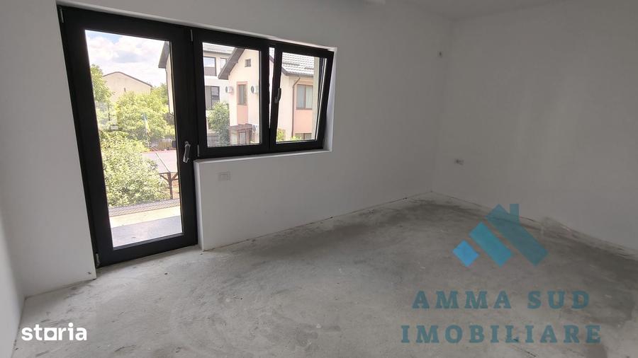 Casă cu 5 camere cu Teren 344 Mp în Central