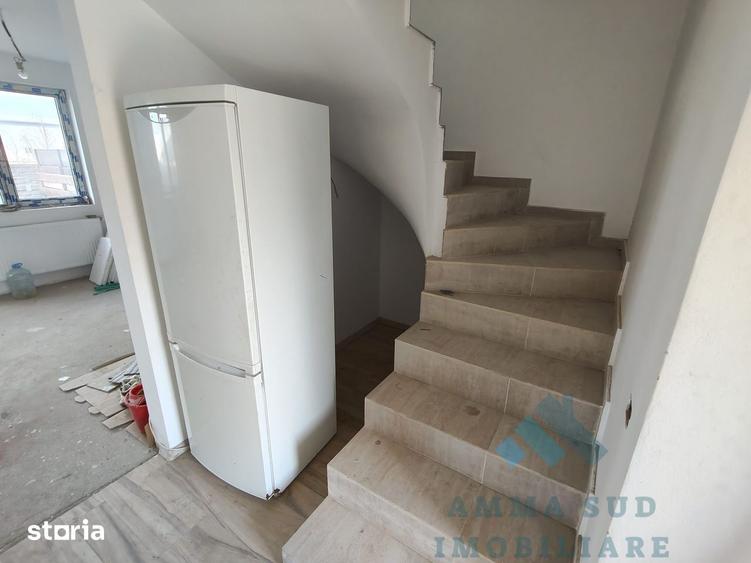Casă cu 5 camere cu Teren 120 Mp în Central