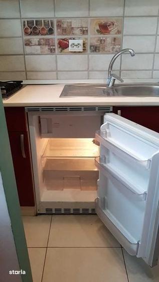 Particular inchiriez garsoniera zona Piata Alba Iulia - 275 euro - 2