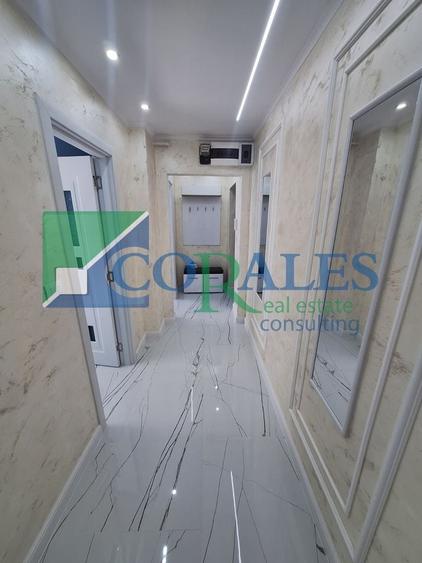 Apartament cu 3 camere semidecomandat, mobilat în Dâmbovița