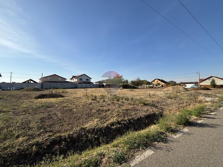 Teren Construcții intravilan de 901 mp, în Călugăreni