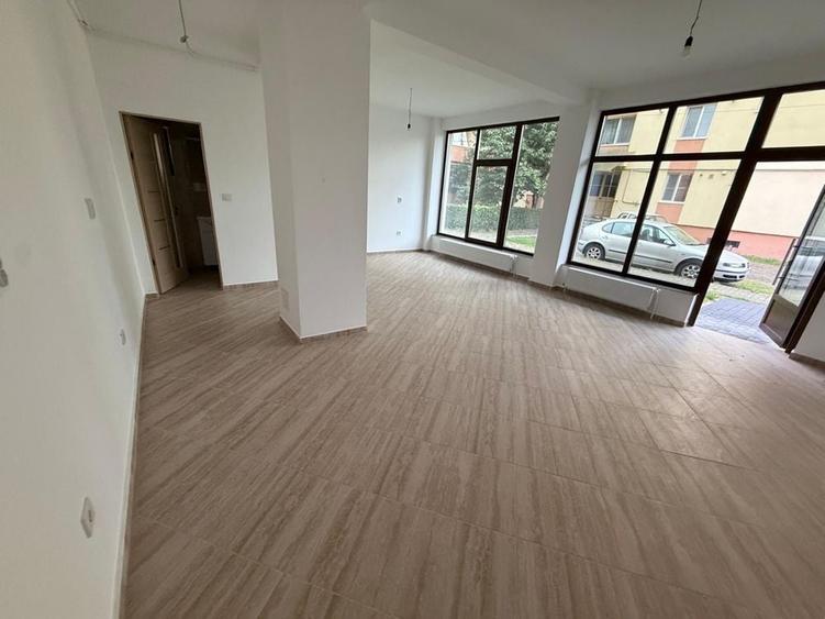 Spațiu comercial, de 38 mp, în Central