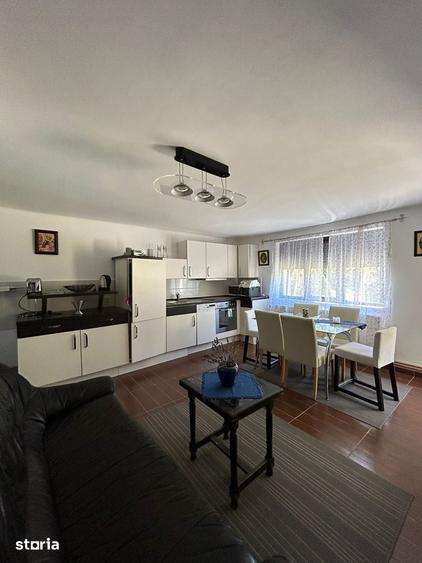 Casă cu 4 camere cu Teren 5146 Mp în Sălătrucu