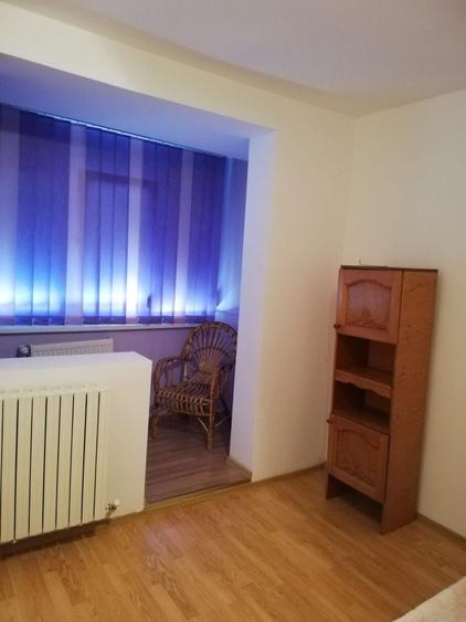 Apartament cu 2 camere semidecomandat în Sârbi