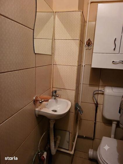 Apartament cu 3 camere decomandat în Micro 6