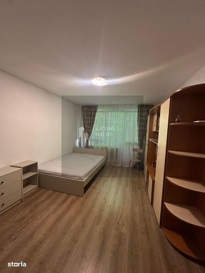 Garsonieră decomandată în Brâncoveanu