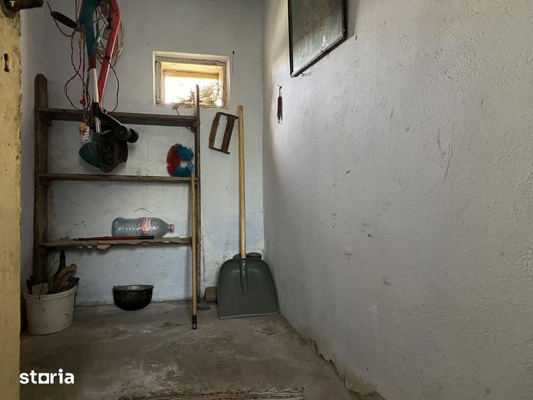 Casă cu 3 camere nedecomandat cu Teren 2540 Mp în Bucșani