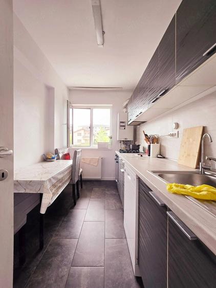 Apartament cu 2 camere decomandat în Dobroești