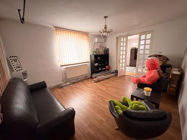Casă cu 4 camere în Valea Rosie
