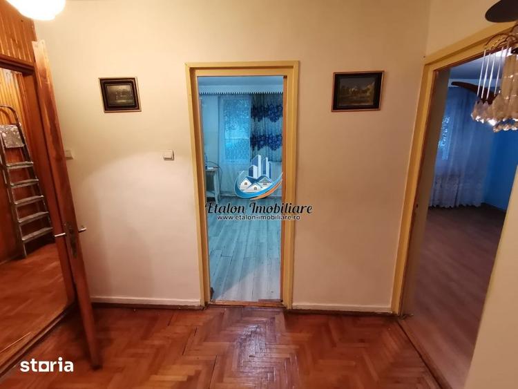 Apartament cu 3 camere decomandat în 1 Mai