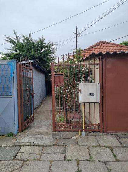 Casă individuală cu 3 camere cu Canalizare în Viile Noi