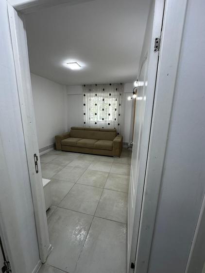 Garsonieră decomandată în Piața