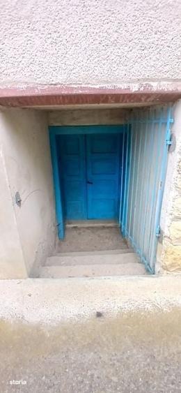 Casă cu 4 camere în Mănăstireni
